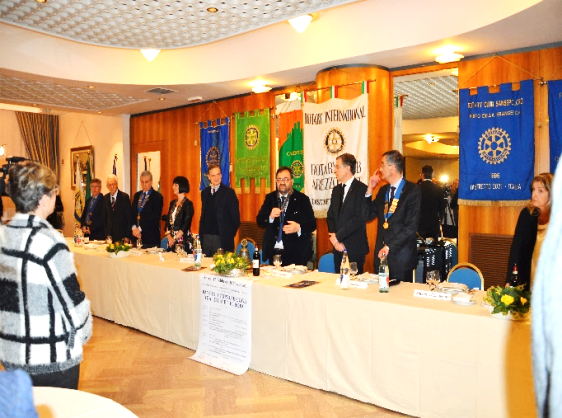G:\Rotary Arezzo Est AR_Pres_2016-2017\Presidenza Rotary Arezzo Est 2016-17\Documentazione fotografica conviviali - Copia\17_02_17 Convegno Banche e Imprese\DSC_0021.JPG